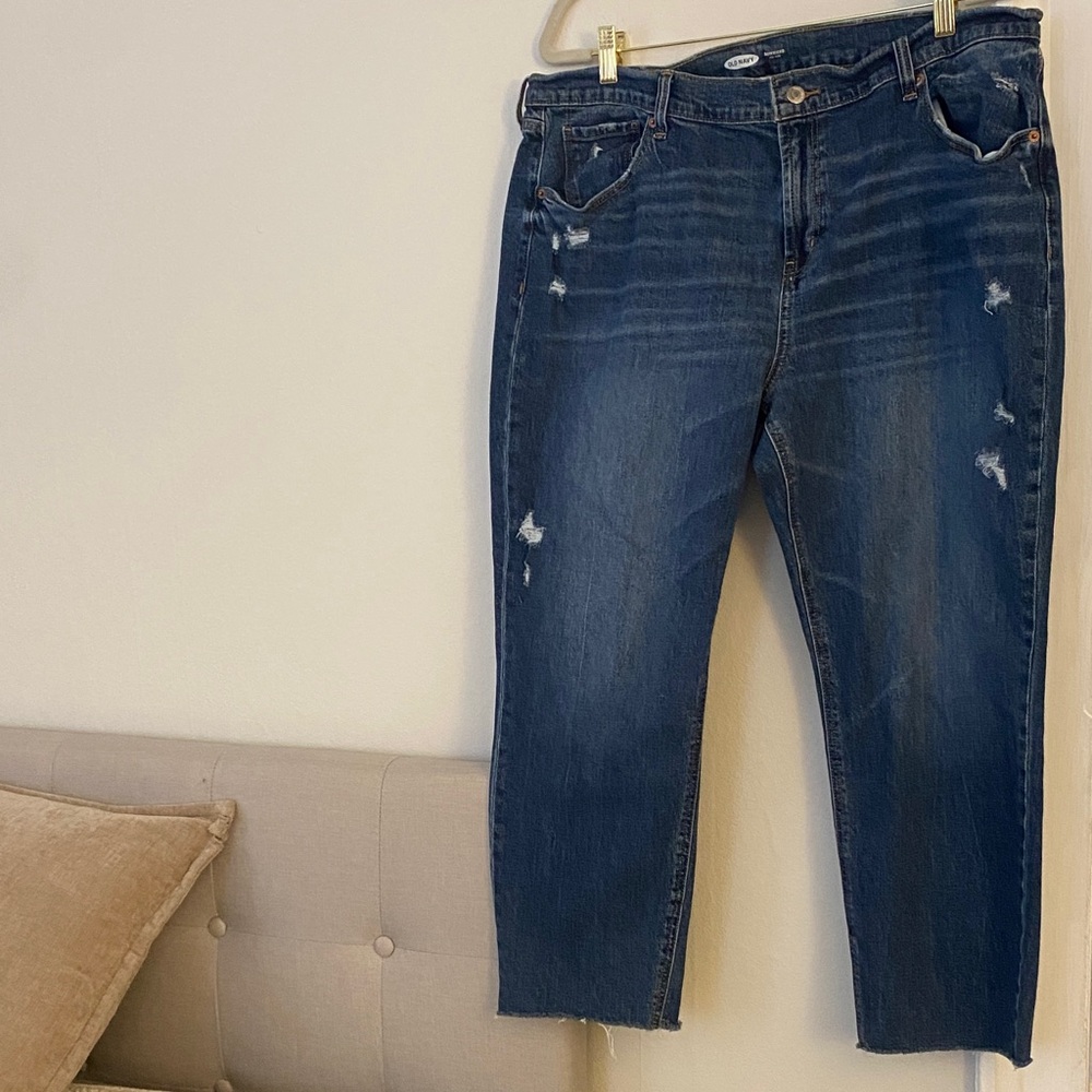 Old Navy Blue Distressed Cropped Jeans 16